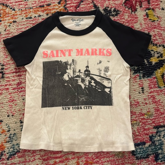 Brandy Melville Tops - Soft and comfy babe tee